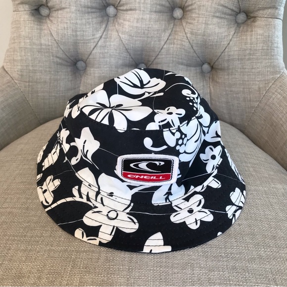 O’NEILL | Official O’Neill Hawaiian Flowers Surf Bucket Hat - Picture 2 of 8